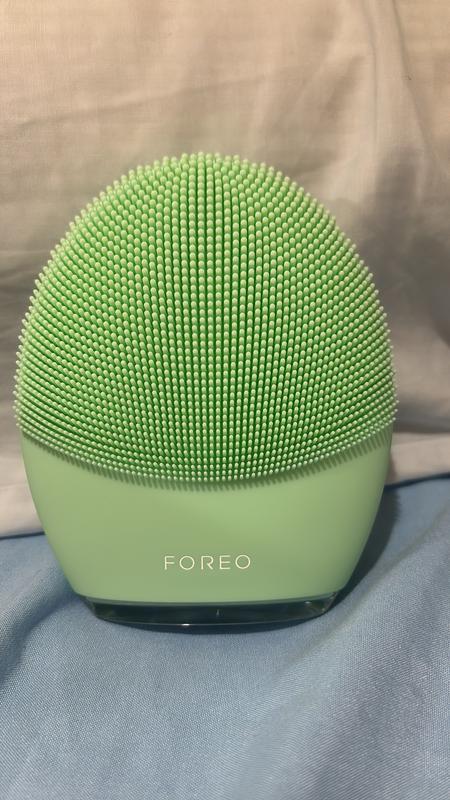 FOREO LUNA™ 4 | Smart Facial Cleansing Device