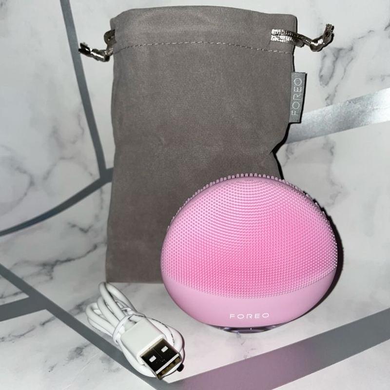 FOREO LUNA™ mini 3 | Compact Facial Cleansing Brush