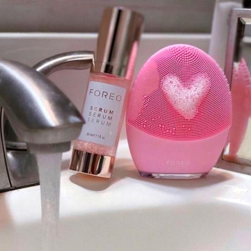 Foreo Picture Perfect Set LUNA shops 3 + Serum Serum Serum New In Box