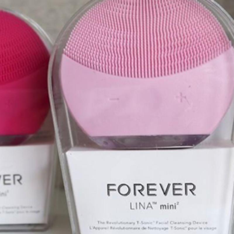 FOREO LUNA™ mini 3 | Brush Facial Cleansing Compact
