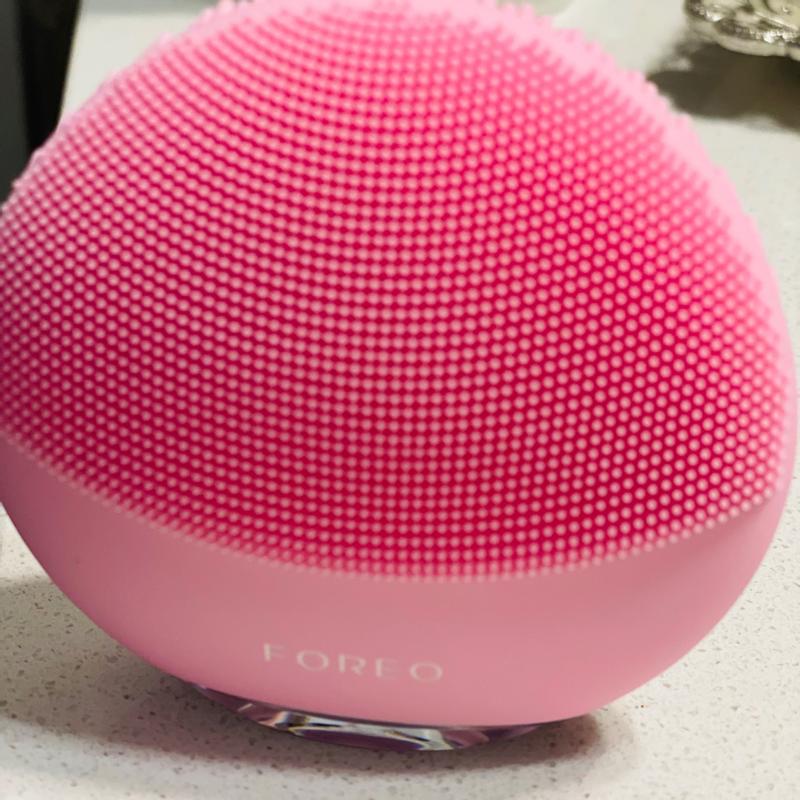 FOREO LUNA™ mini 3 | Compact Facial Cleansing Brush