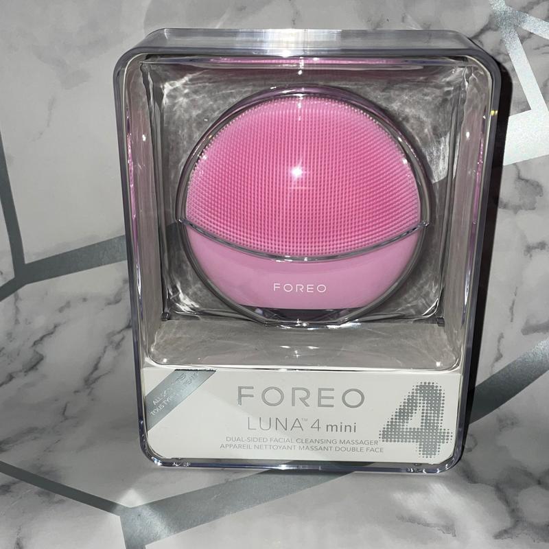 FOREO LUNA™ mini 3 | Compact Facial Cleansing Brush