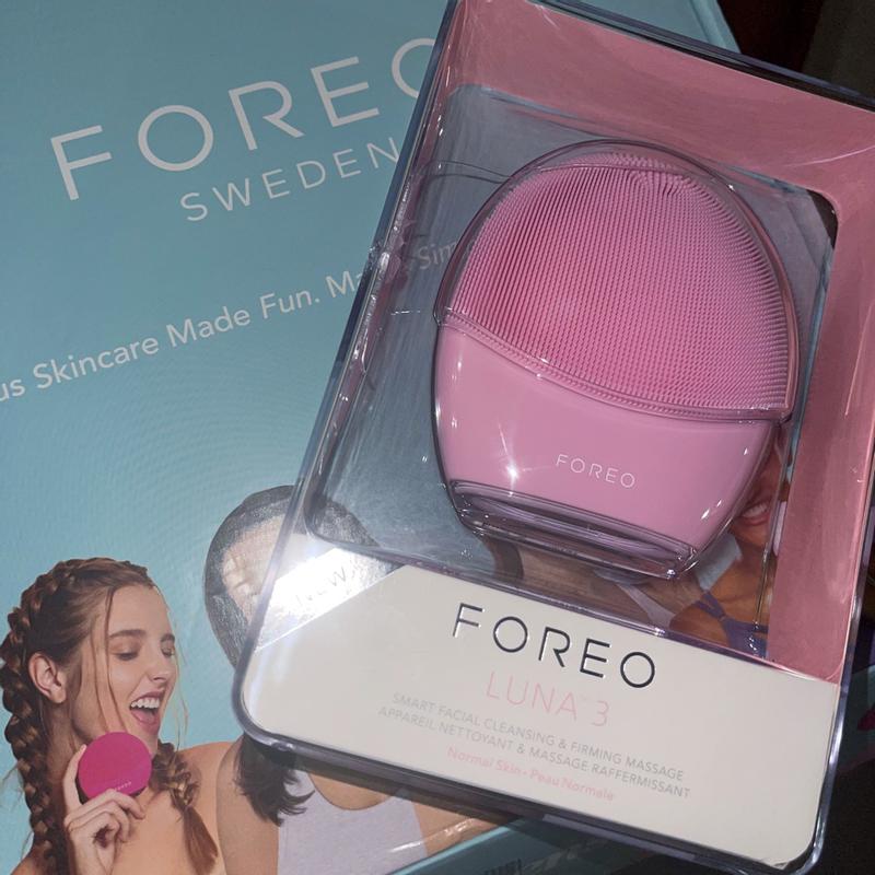 FOREO LUNA 3 Smart Facial Cleansing and Firming Massage top Device