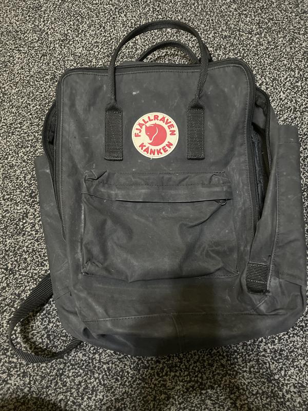 Fjallraven kanken best sale dark grey