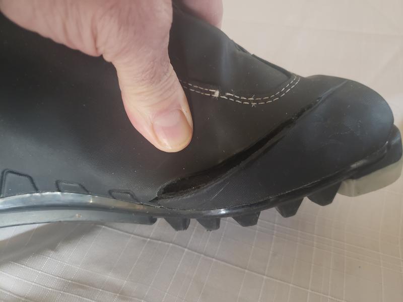 Poor quality xc ski boot.