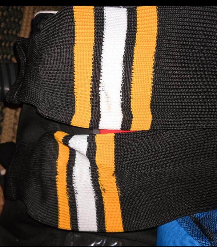 Ordered 2 separate pairs 2 different packages.