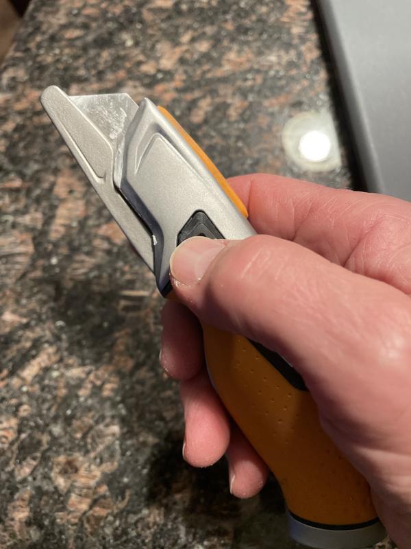 Blade guard in place.