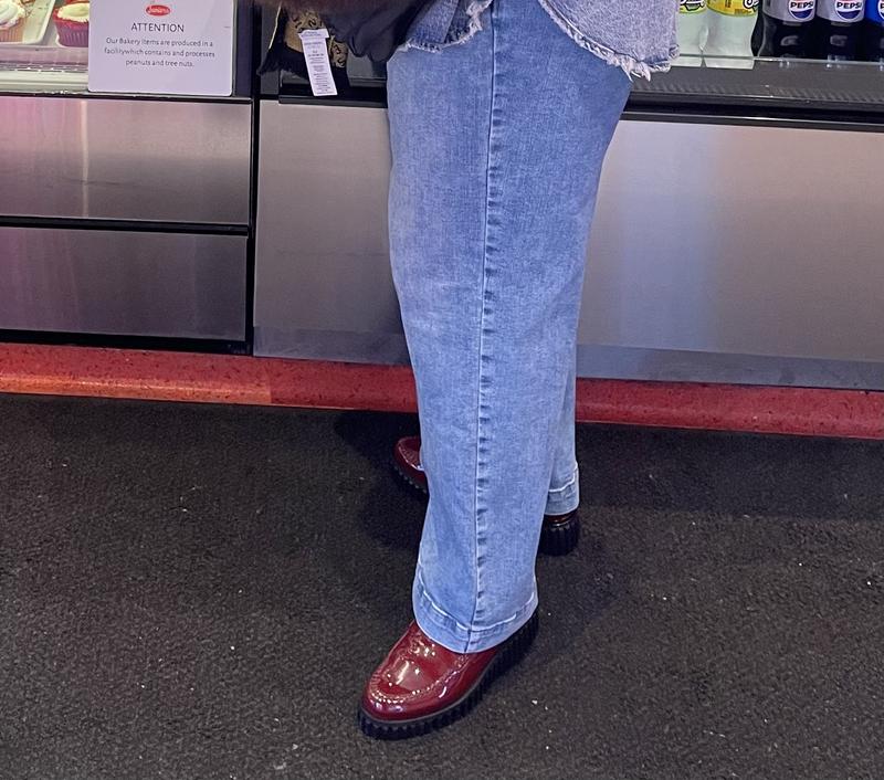 Review Thumbnail Image 0 380830617