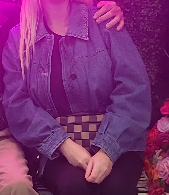 Review Thumbnail Image 1 381219224