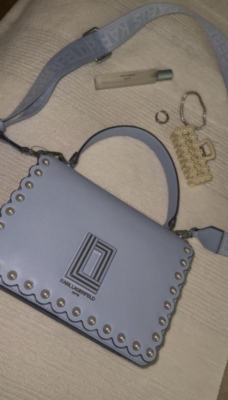 Review Thumbnail Image 0 372484187