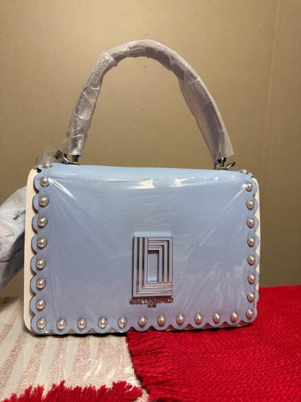 Review Thumbnail Image 1 373077703