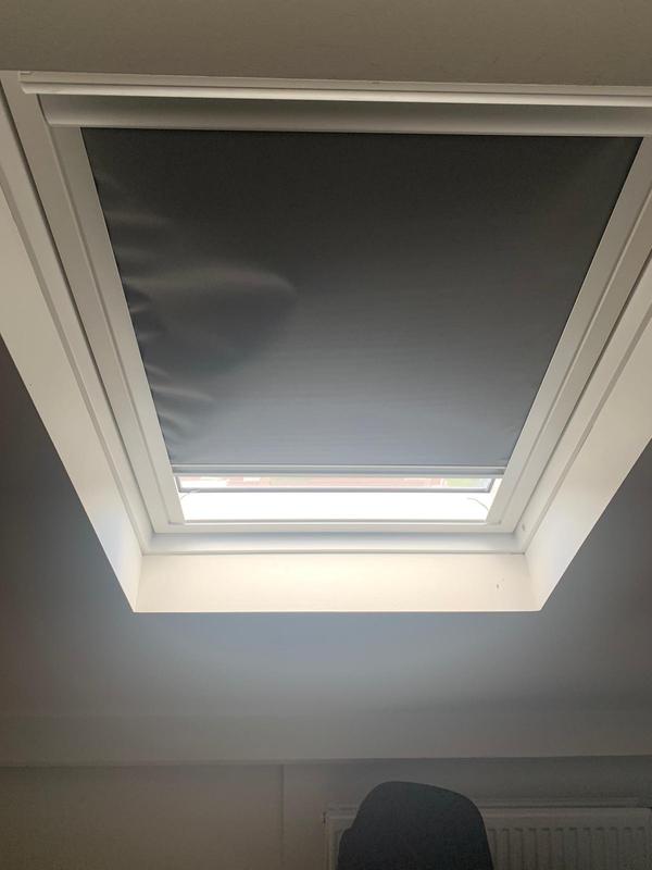 Dakraam rolgordijn kleur wit - Velux, Fakro, Keylite, Rooflite, Dakstra
