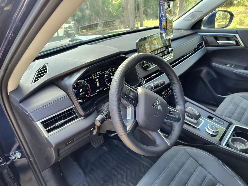 mitsubishi outlander-phev 2024 Image - 44729271