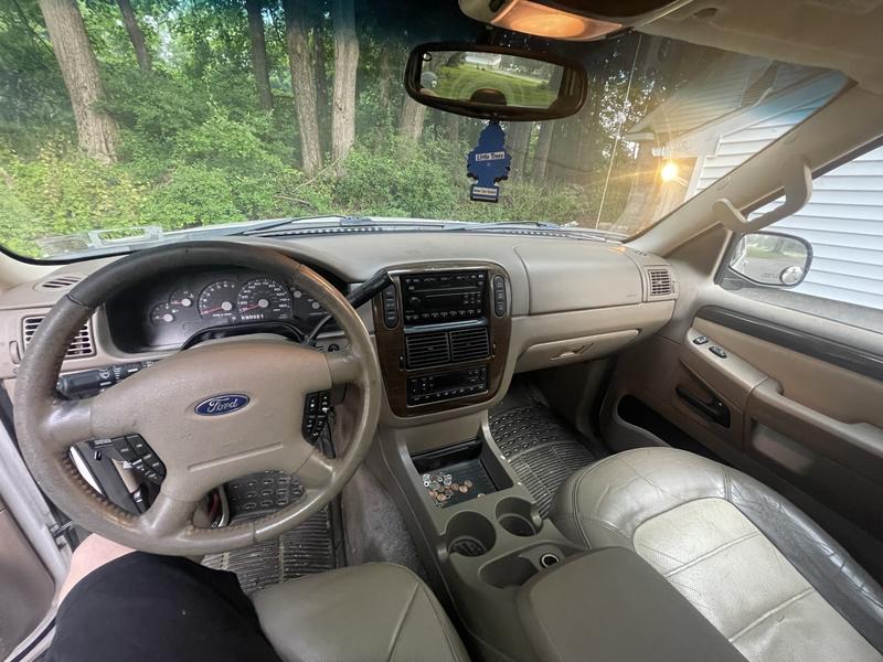 ford explorer 2005 Image - 41449857