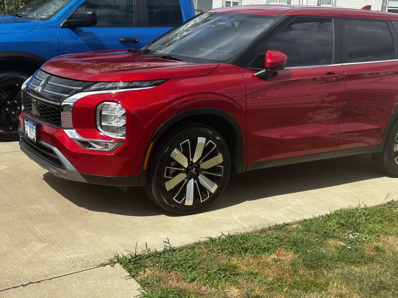 mitsubishi outlander-phev 2024 Image - 44511775