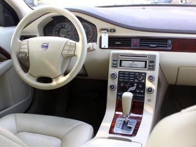 volvo v70 2009 Image - 475019