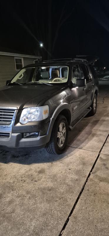 ford explorer 2010 Image - 49104008