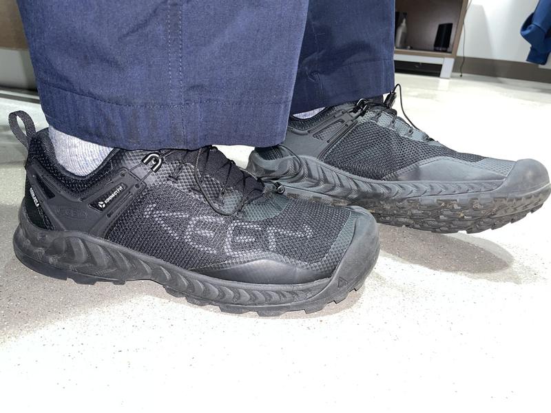 KEEN NXIS EVO WP Triple Black 24SS-I（キーン ネクシス エヴォ