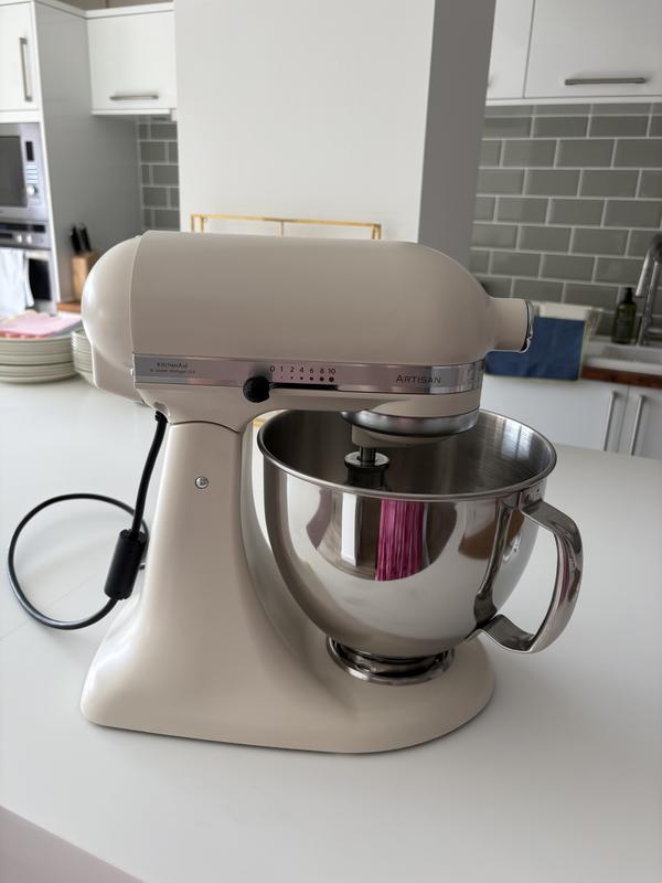 KitchenAid Artisan シルバー ミキサー MIXER TILT-HEAD 4.7L - ARTISAN - Contour silver | KitchenAid UK