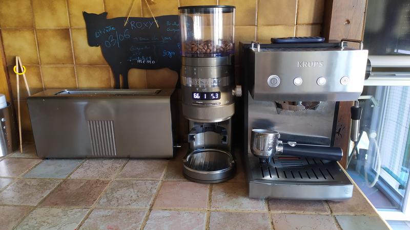 Moulin à Café KitchenAid Artisan 5KCG8433EAC - Broyeur à Grains Électrique