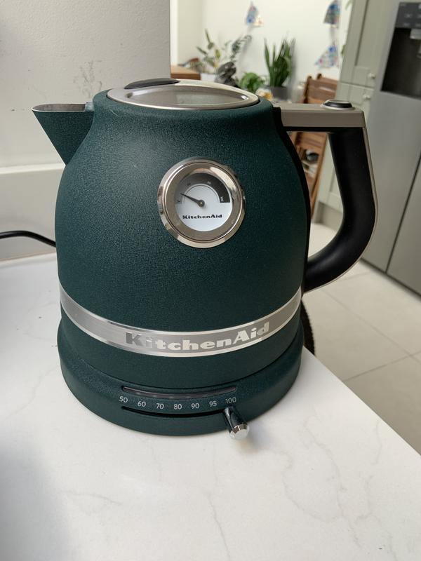 Kettle demonstration(KitchenAid Artisan Kettle)model 5KEK1522BER. 