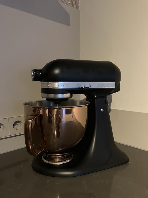 Madia a cassetti in finitura metallizzata ocra, Giorgetti