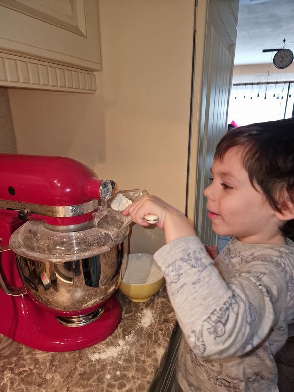 MIXER TILT-HEAD ARTISAN WITH EXTRA ACCESSORIES Empire red