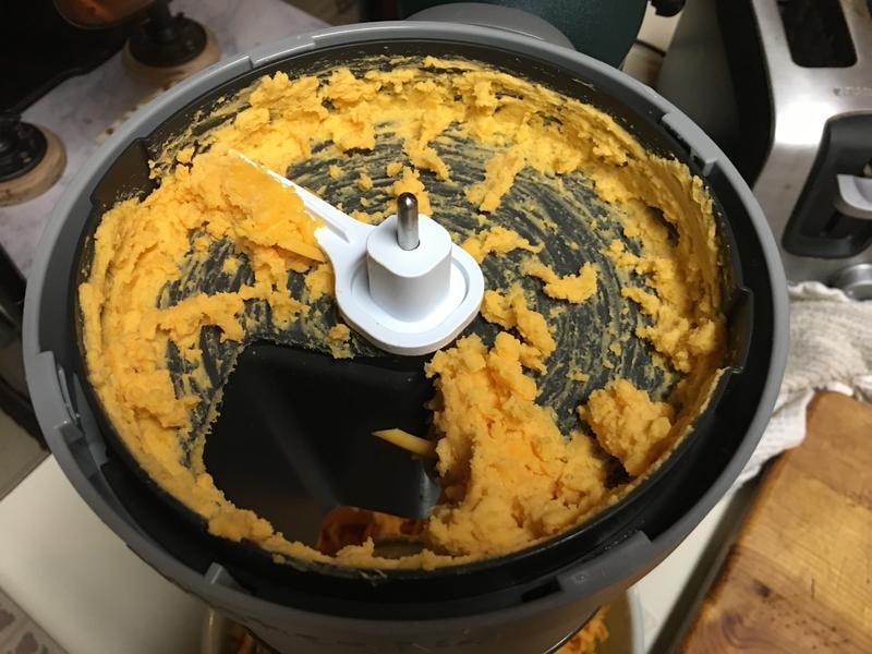 Cheese left under the grating disk