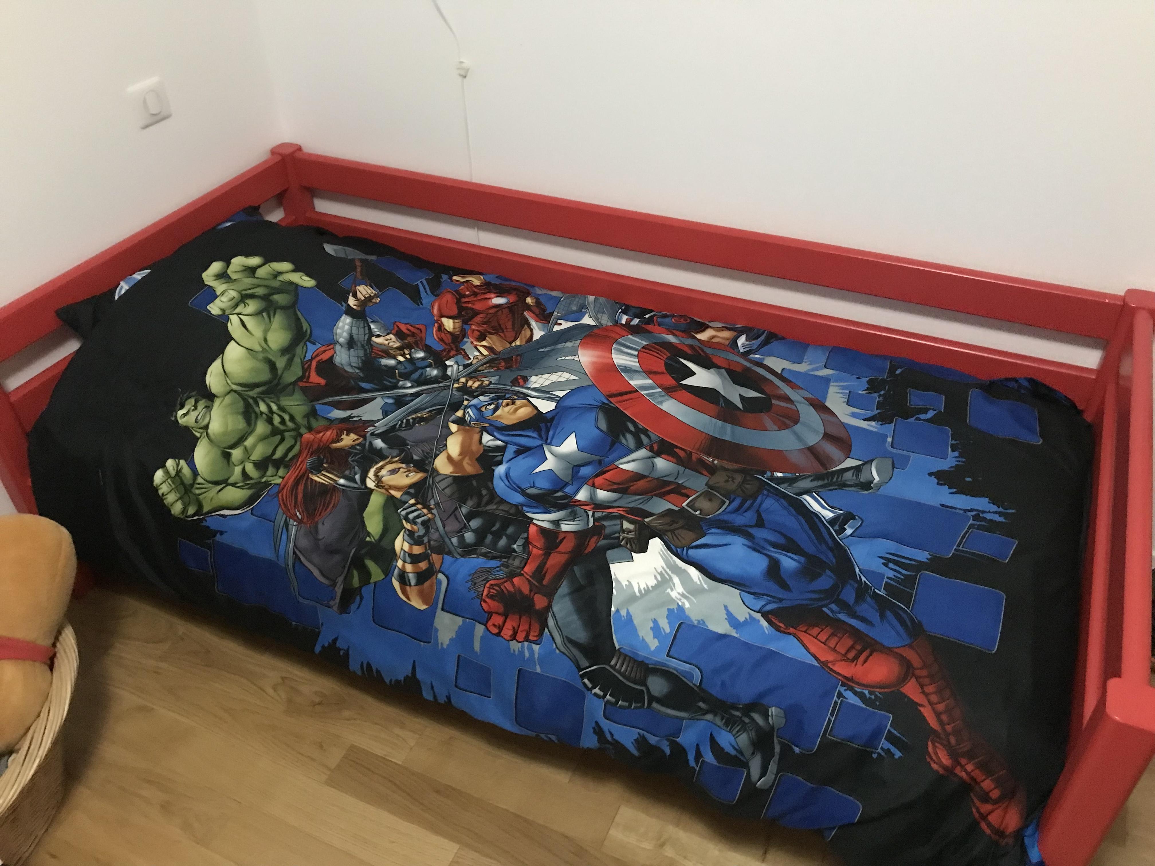Jerry Fabrics Marvel Avengers Parure de lit avec housse de couette 140 x  200 cm et taie d'oreiller 70 x 90 cm - Comparer avec