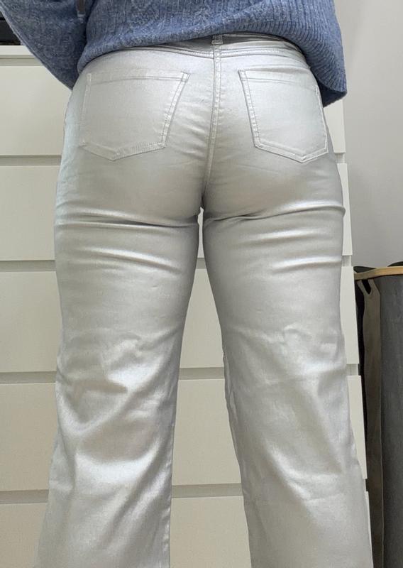 Review Thumbnail Image 1 369701948