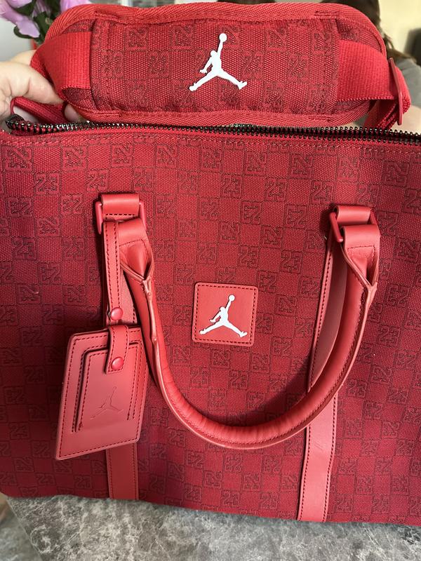 ジョーダン モノグラム ダッフル バッグ COCONUT MILKカラー ジョーダン モノグラム ダッフル バッグ COCONUT MILKカラー