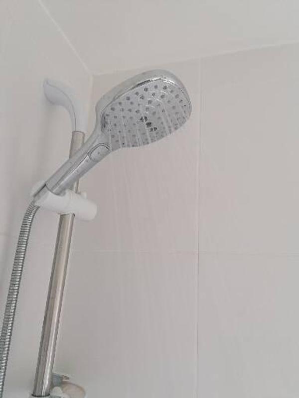 HANSGROHE SHOWER HEAD 2746200 RRP £600 ECOSMART AIR POWER MISSING ARM