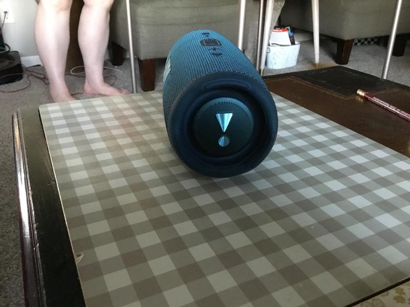 Supporto In Legno Di Noce Per JBL Charge 5/6 E Flip 4/5/6 – Treppiede Da Tavolo Antiscivolo