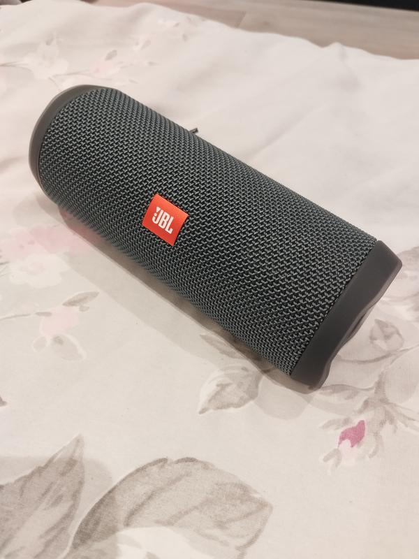 JBL Flip Essential 2 Portable Bluetooth Speaker, IPX7 Waterproof Wireless Speaker with Powerful Bass, Up to 10 Hours of Autonomy, JBL Original Pro Sound, Black