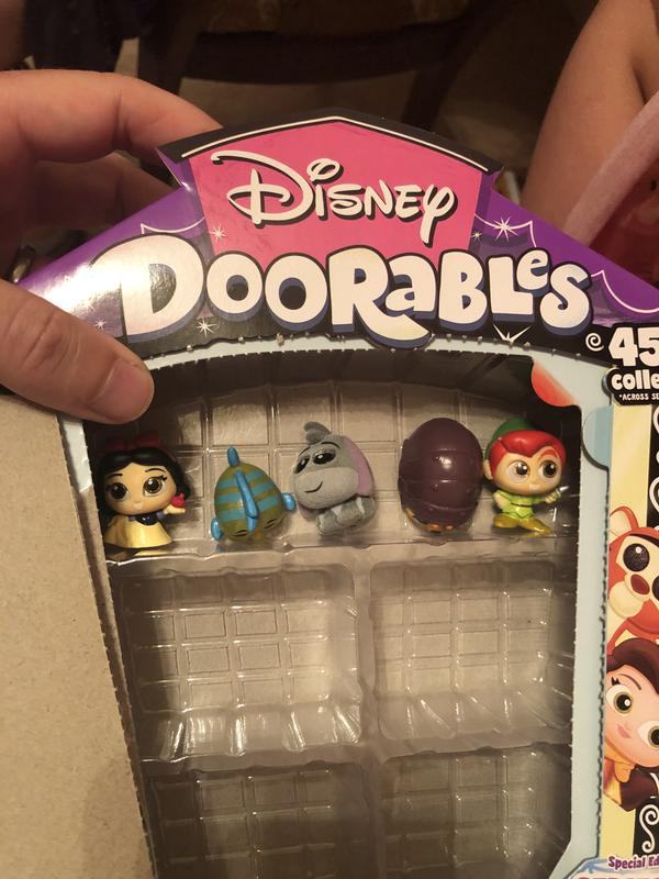 DISNEY DOORABLES SERIES 9 COMPLETE CASE OF 30 MINI PEEK FIGURES MINNIE  MOUSE ETC