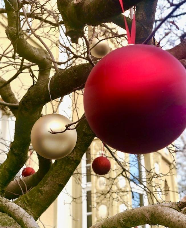 milchig weiß Erwachsene Unze christbaumkugeln xxl outdoor Schwärzen