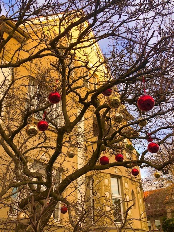 Viana XXL Weihnachtskugel Rot 20cm - Wetterfester Christbaumschmuck Für Innen & Außen