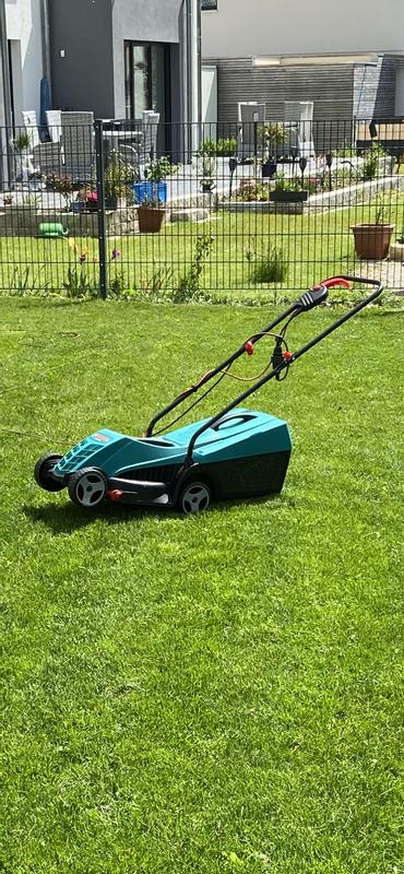 Tosaerba Elettrico Bosch Rotak 32 - 1200W, Larghezza Taglio 32 Cm, 31L