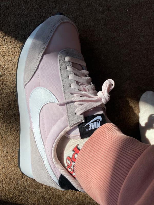 nike daybreak barely rose