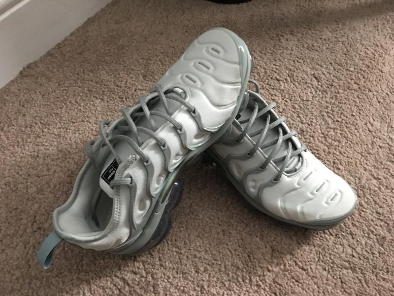 nike grey air vapormax plus trainers