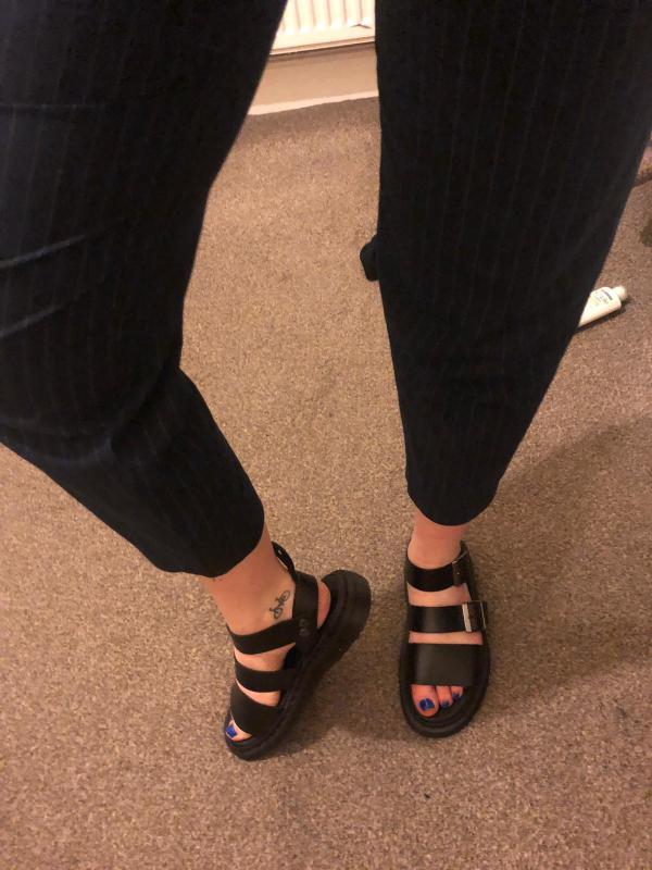 dr martens gryphon leather sandals in black