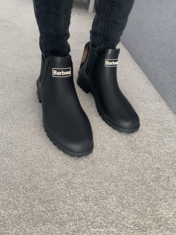 barbour wellies black