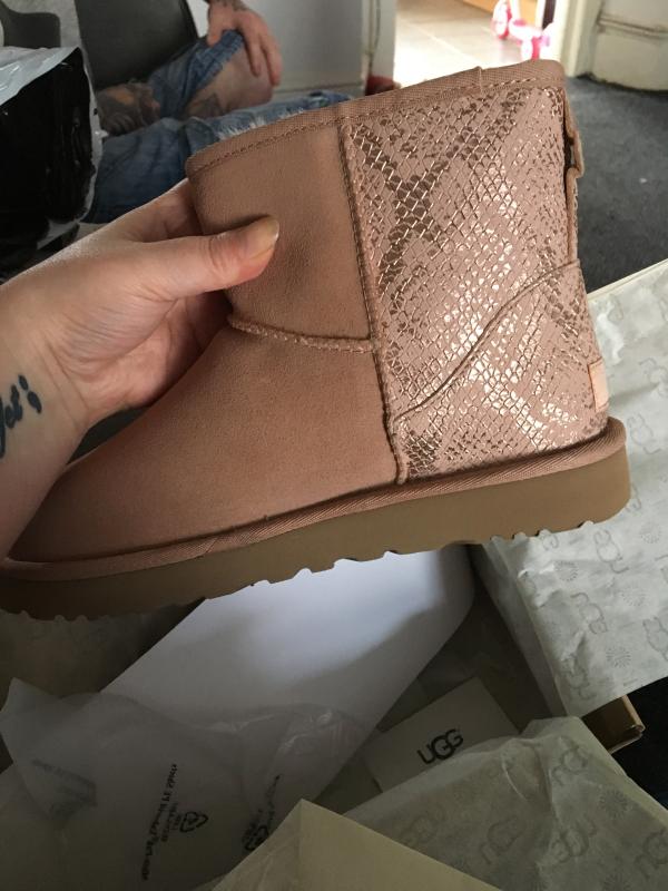 ugg mini metallic rosa