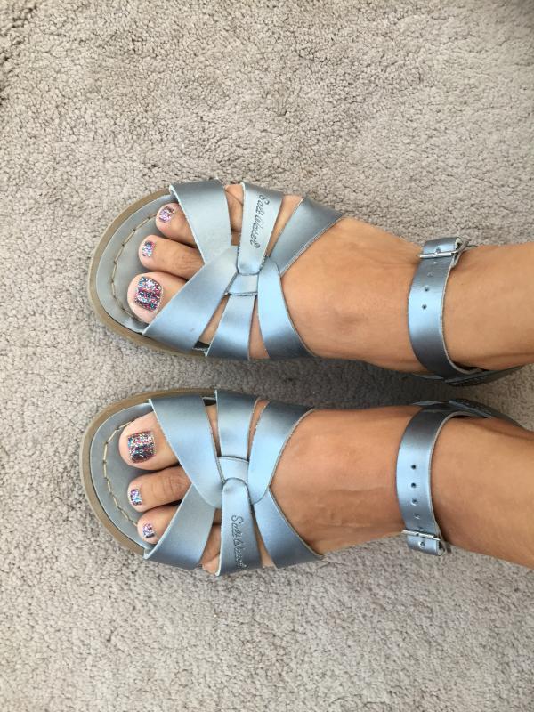 saltwater sandals pewter