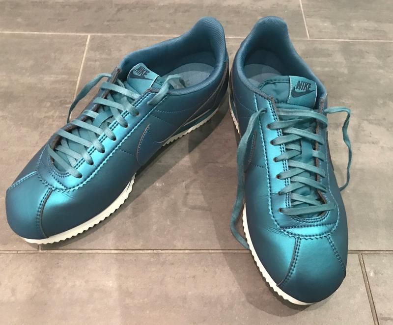 turquoise nike cortez