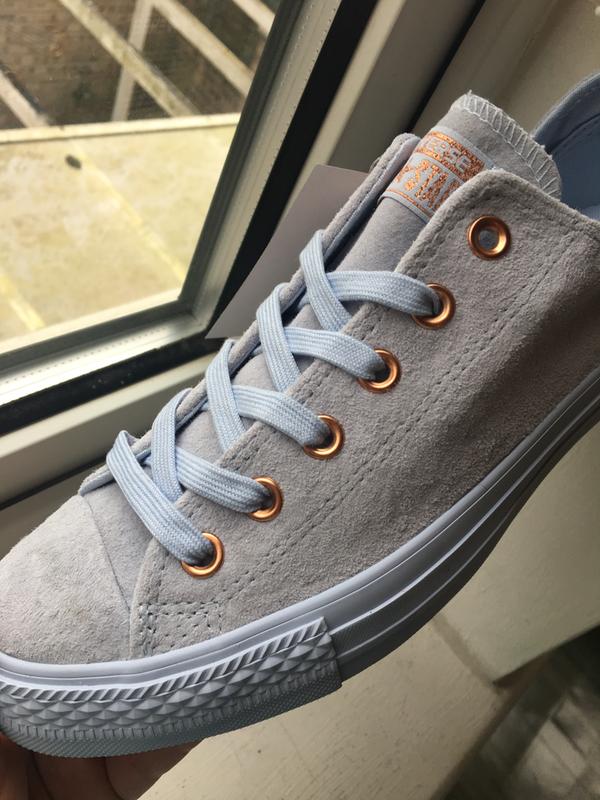 grey suede converse with rose gold