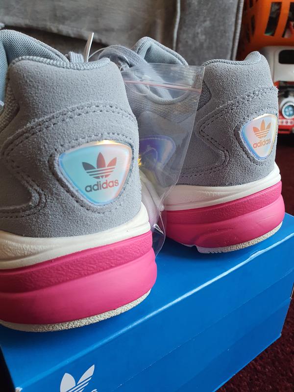 falcon trainers light grey real magenta iridescent