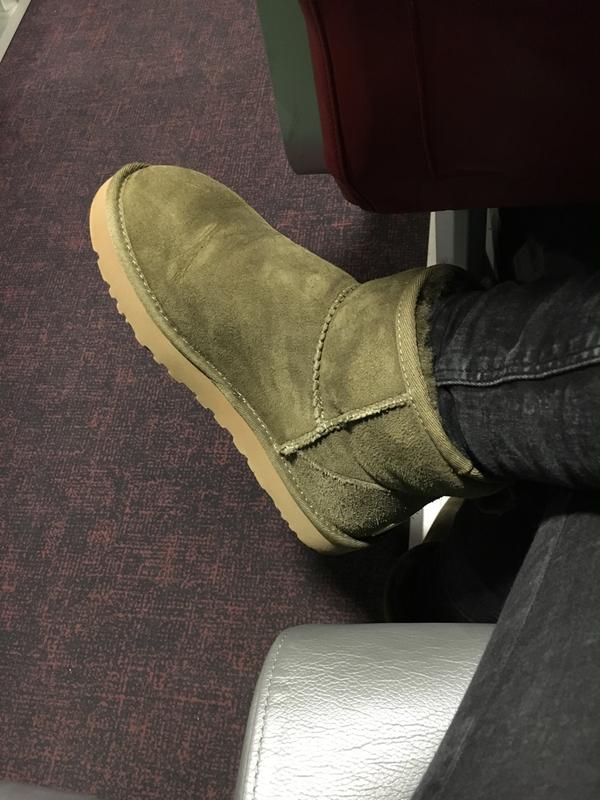 olive color uggs