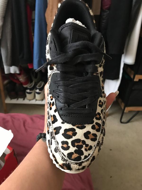 nike snow leopard trainers