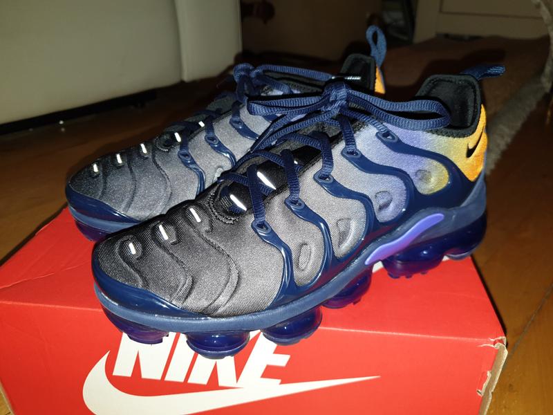 vapormax plus persian violet